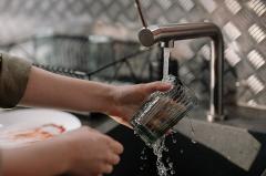 В Красноярске жители нескольких домов сообщили об отравлении питьевой водой