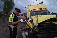 На Серовском тракте после аварии умерла пациентка скорой