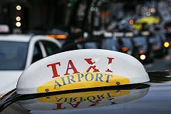 Яндекс: Большинство екатеринбуржцев ездит на такси в аэропорт и торговые центры