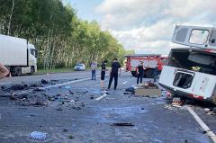 Восемь человек погибли в аварии с микроавтобусом под Рязанью (ВИДЕО)