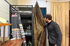 «Они там живут». На кухнях двух кафе вьетнамской кухни в центре Екатеринбурга нашли хостелы (ФОТО)