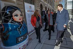 Свердловского прокурора просят проверить «райдер» поездки Куйвашева в Париж