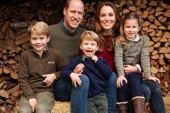 Принц Уильям и Кейт Миддлтон поделились фото принца Луи в его третий день рождения