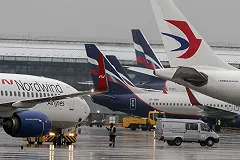 Российский самолет совершил жесткую посадку в Турции