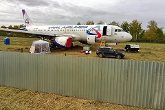 Пилота «Уральских авиалиний», который посадил самолет в поле и спас сотни жизней, позвали работать в Азию