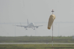 Самолет посадили из-за драки супругов