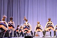 Следователи считают танец оренбургских «пчелок» развратным