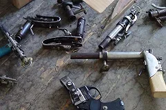 Тихий пенсионер на Урале хранил дома арсенал самодельного оружия