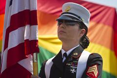 СМИ узнали о снятии запрета на службу трансгендеров в армии США