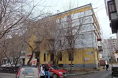 В доме на Уралмаше, где обвалилась крыша, в другом подъезде рухнул потолок