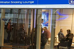 Комитет Госдумы одобрил возвращение «курилок» в аэропорты