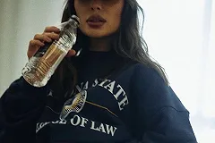 Юлия Михалкова опубликовала соблазнительное видео в постели