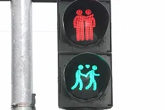 Геев рассадили в самолете ради пары натуралов