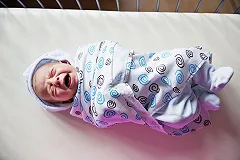 Грудной ребенок, найденный на южноуральской свалке, умер от колото-резаных ран