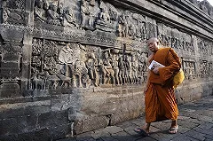 Red Bull извинился перед индонезийцами за тайные рекламные прыжки по храмам