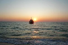 Жители Крыма уезжают с полуострова из-за низких зарплат