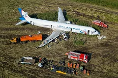 Севший на кукурузное поле в Подмосковье самолет решено утилизировать