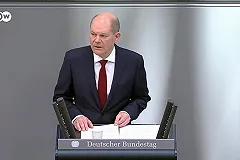 Шольц объявил о строительстве в Германии двух терминалов сжиженного природного газа