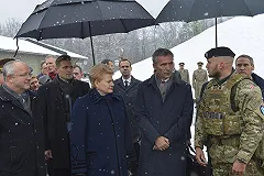 Генсек НАТО отказался снабжать Украину оружием