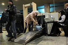 В Екатеринбурге осудят авиадебоширку, которая пыталась пронести в самолет водку