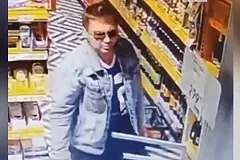 В Екатеринбурге вальяжный мужчина вынес в рюкзаке, не заплатив, корзину продуктов