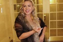 Певица Анна Семенович рассказала, сколько весит её грудь