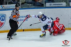 «Автомобилист» уступил «Металлургу» во втором матче серии плей-офф