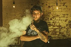 Число использующих электронные сигареты россиян достигло 1,5 млн