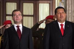 Стало известно о приказе Чавеса утопить США в кокаине