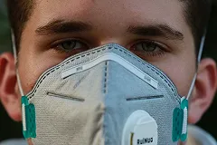 «Врач посмотрел и сказал, что не видит коронавирус»: екатеринбуржец о диагностике и лечении COVID-19