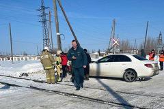 В Свердловской области иномарка врезалась в поезд