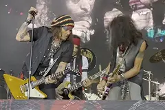 «Берегите себя, увидимся». В Россию собирается приехать Джонни Депп