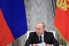 Медведев уволил избравшегося в РАН замминистра образования