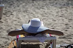 На пляже Малого Истока утонул мужчина