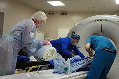 «Жутко было столкнуться с цитокиновым штормом». Начинающий медик рассказала о «красной зоне»