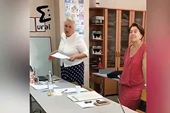 В Екатеринбурге студенту занизили оценку диплома из-за цветных волос