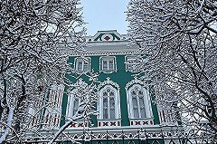 Здания Екатеринбурга поборются за самый новогодний вид