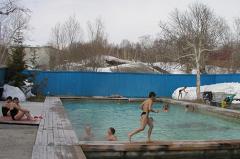 В Таджикистане трое детей упали с дерева в бассейн и утонули