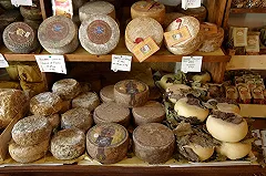 Ритейлеры не смогут заменить самые вкусные из импортных продуктов питания