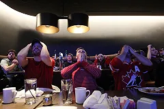 В спортбарах Екатеринбурга почти нет мест на трансляцию матча Россия — Англия