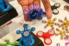 ВЦИОМ: «Половина россиян владеет спиннерами»