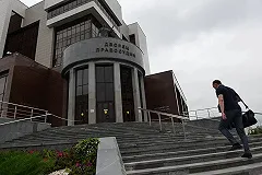 Суд дважды оправдал жителя Екатеринбурга, оставившего вооруженного хулигана без челюсти