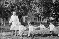 «Приказом начальника Тагиллага НКВД». ГУФСИН поделилось архивными фотографиями Дома ребенка при ИК-6