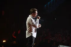 Сергей Безруков в Нижнем Тагиле вновь поддержал храм в Екатеринбурге