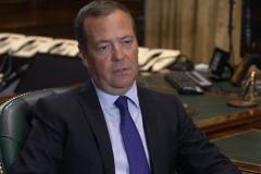 Медведев предупредил, что Россия не собирается воевать с НАТО в окопах