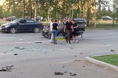 Свердловский водитель протаранил легковушку и перевернулся