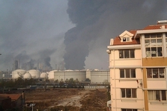 Два взрыва на нефтепроводе в Китае унесли жизни 44 человек