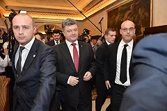 Киевский канал заявил о запрете показывать рукопожатие Путина и Порошенко