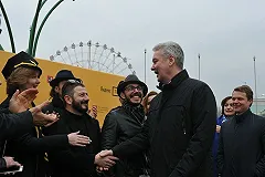 Молиться за храм на Драме в Екатеринбург летят Безруков, Пореченков и Галустян