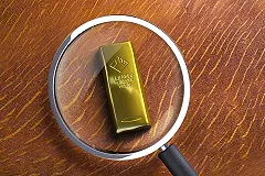 Сотрудника Канадского монетного двора взяли за золотой анус